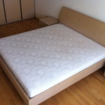 Продам 2-х спальную кровать и 2 тумбочки, Новосибирск