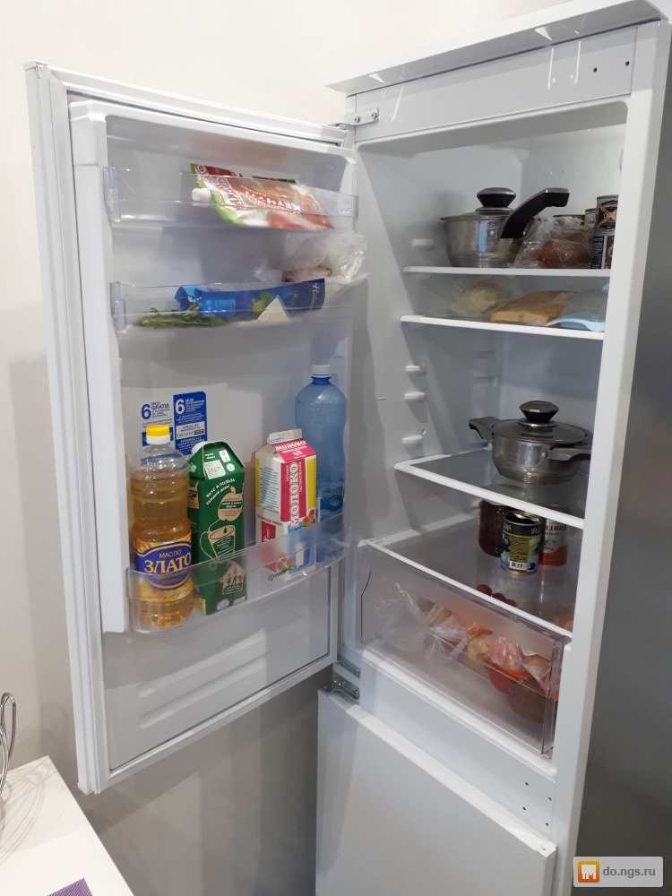 Встраиваемый двухкамерный холодильник indesit bin 18 a1 dif. Встраиваемый холодильник с морозильной камерой 81. Встраиваемый холодильник индезит. Indesit inc18 t332. Встроенный холодильник индезит.