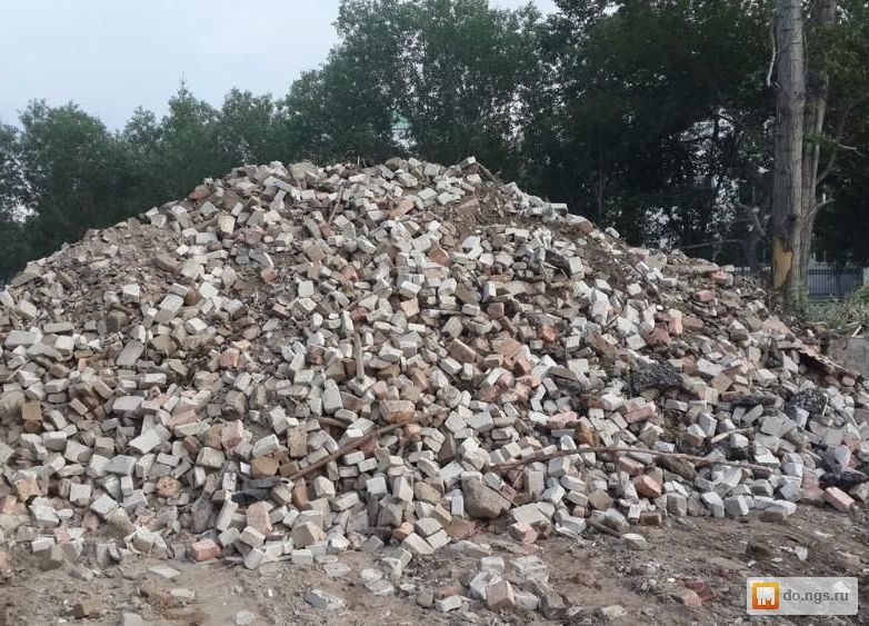 грунт в чистом виде. текстура мусора бетона. свалка стройматериалов. отходы грунта. отсыпка строительным мусором.