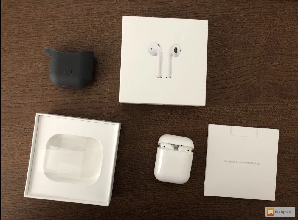 В каком наушнике у airpods микрофон