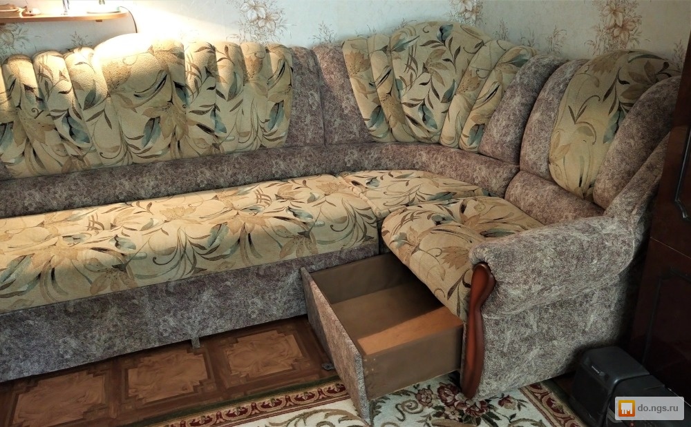 Авито новосибирск диван б у. Угловой диван 2000 годов. Угловой диван 90х годов. Угловой диван б/у. Мягкие уголки двухтысячные годы.