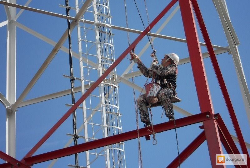 Монтажник высотник. Монтаж металлоконструкций на высоте. Монтаж высотных металлоконструкций. Монтажник высотник металлоконструкций. Альпинист монтажник.