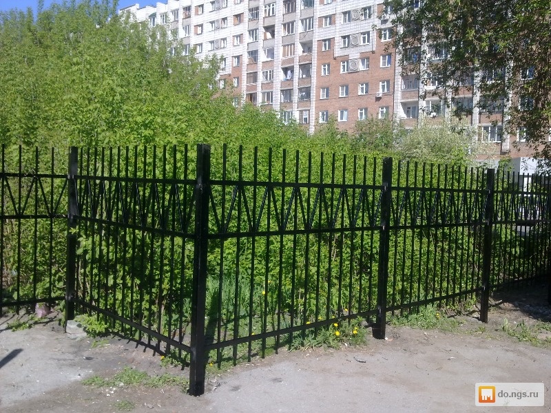 Антивандальный забор метал. Сварной забор с плющом. VIP заборы. Зелёный забор в Новосибирске местоположение.